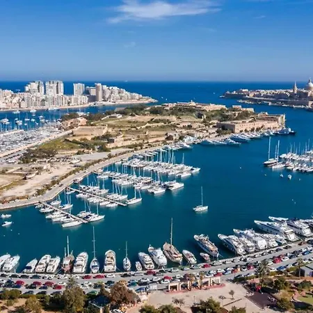 Spacious, Fully Equipped 4br In Pieta With Wifi By 360 Estates 아파트 Tal Guardamangia