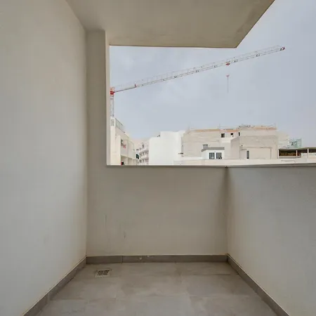 Spacious, Fully Equipped 4br In Pieta With Wifi By 360 Estates Tal Guardamangia