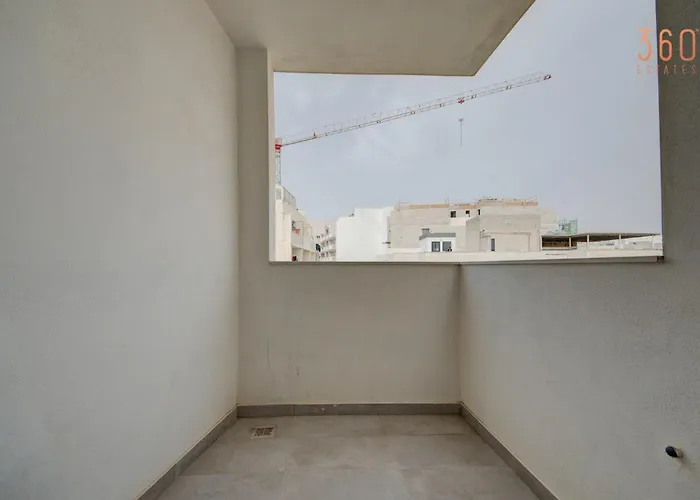 Spacious, Fully Equipped 4br In Pieta With Wifi By 360 Estates Tal Guardamangia